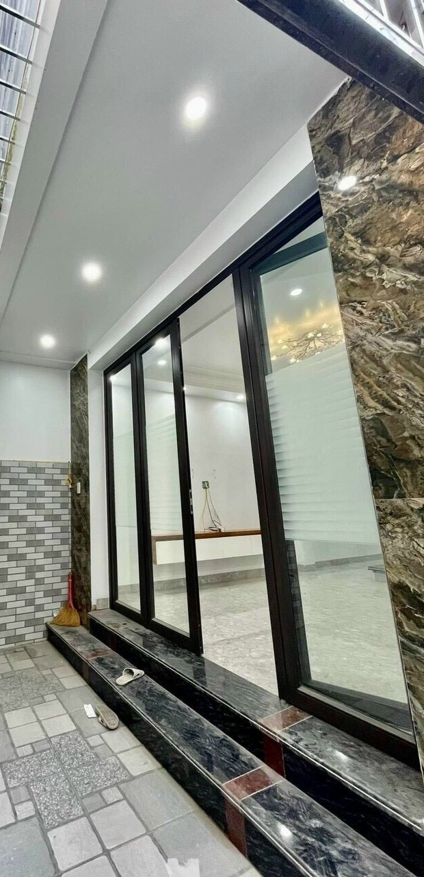 BÁN NHÀ ĐỘC LẬP 4 TẦNG SÂN CỔNG RIÊNG NGÕ 46 LẠCH TRAY FULL NỘI THẤT