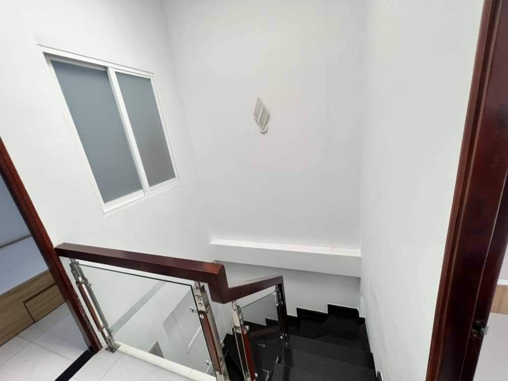 Bán gấp nhà HXH Hà Huy Giáp Q12, 81m2 4PN 5WC SHR chỉ 4Tỷ8.