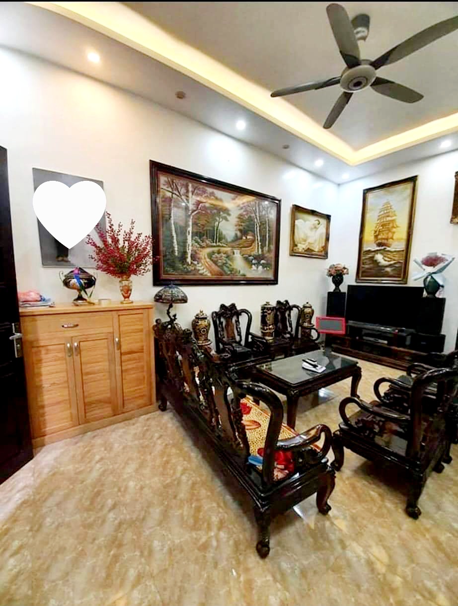 Bán nhà mặt phố Doãn Kế Thiện 118m2 ở tiện, kinh doanh tốt.