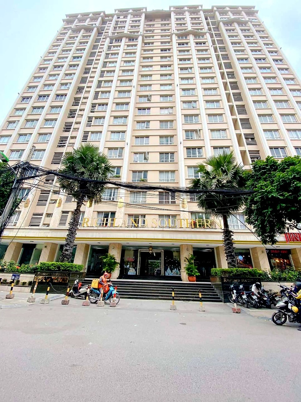 Giá giật mình, CC Richland Southern Xuân Thủy, DT 91m, 2 ngủ, tặng toàn bộ nội thất, 2.85 tỷ