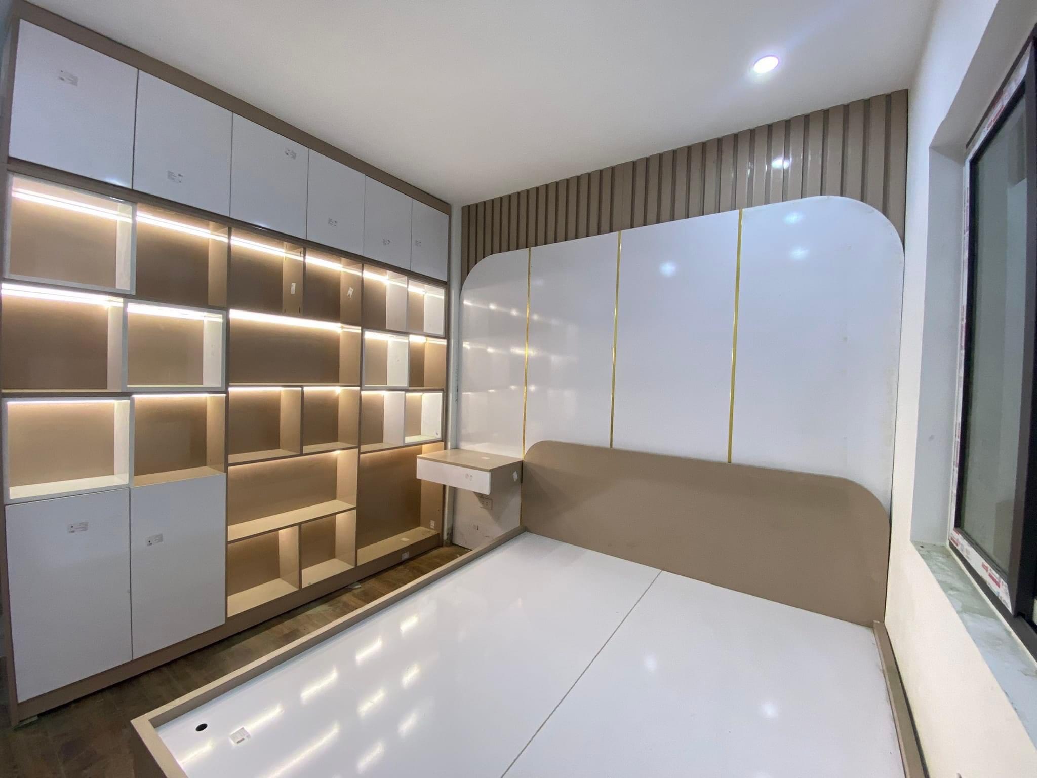 Bán Nhà Ngõ 110 Sơn Tây Giá Siêu Rẻ, Nhà Đẹp Lung Linh