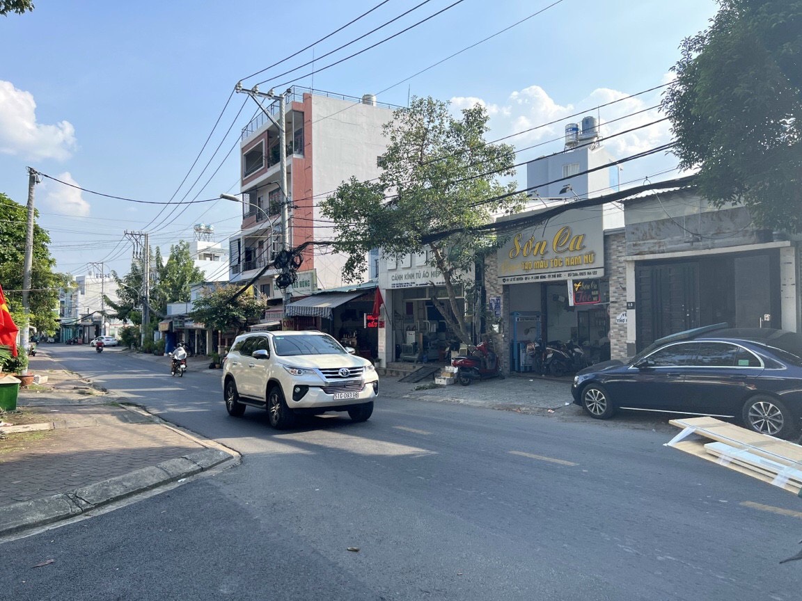 Nhà MT kinh doanh đường Lý Tế Xuyên. P Linh Đông. dt 110m2 giá tốt