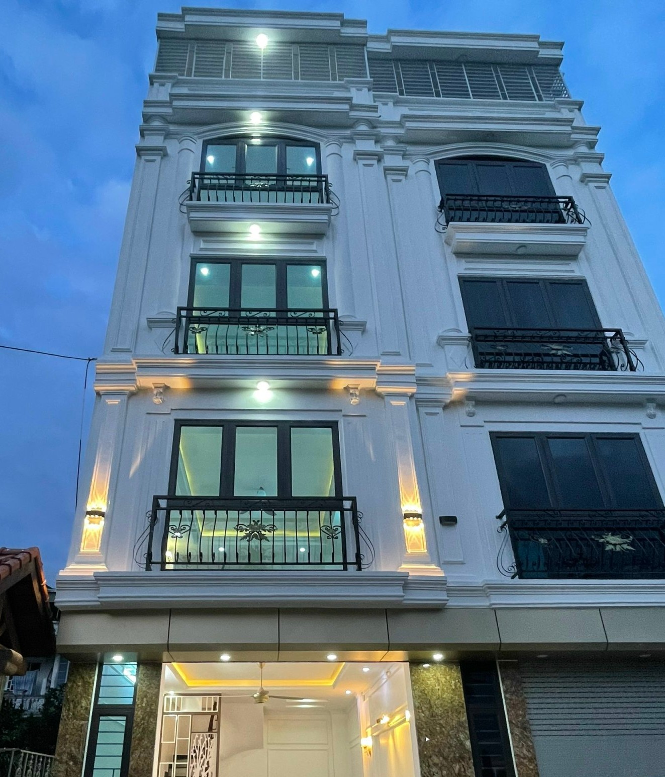 Bán nhà 5 tầng full nội thất, vị trí sát quận ủy Hà Đông khu vực đáng để định cư nhất quận Hà Đông.