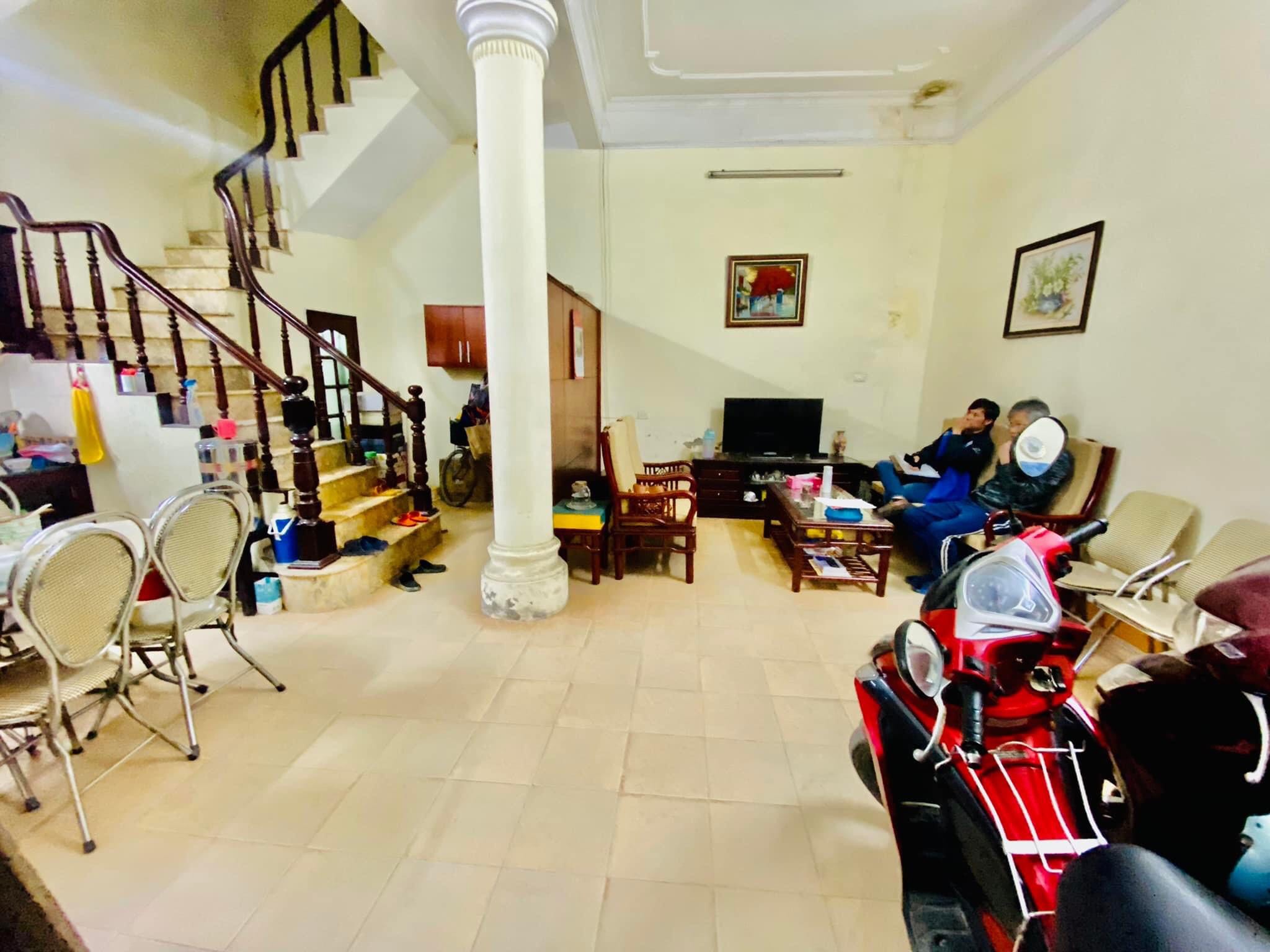 BÁN NHÀ MẶT NGÕ THỊNH QUANG, Ô TÔ ĐỖ, 45M*3TANG, MT 7,1M, VỊ TRÍ ĐẸP, GIÁ 5,2 TỶ