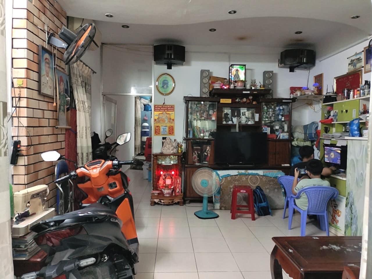 Hẻm ba gác thông nhà C4 HT45,Q12 79.2m2 lô góc chỉ 3.3 tỷ TL