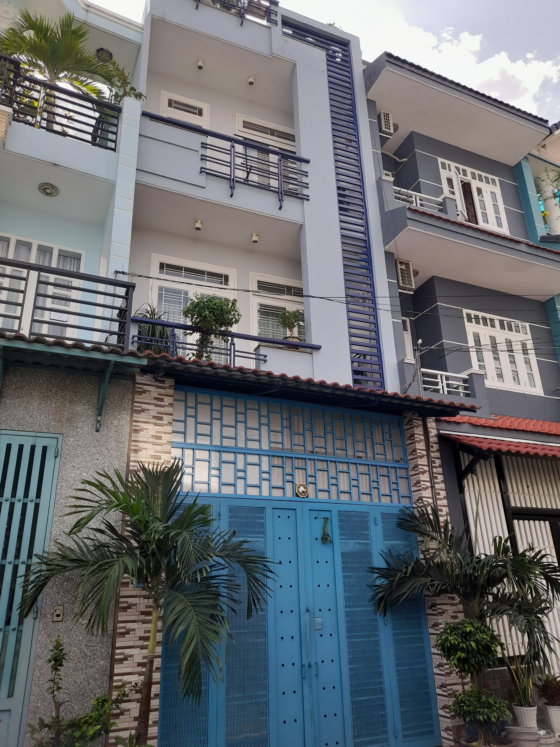 Bán nhà Bình Tân, BHH, 3 Tầng BTCT, 65m2 nhà mới đẹp, xe tải đỗ cửa