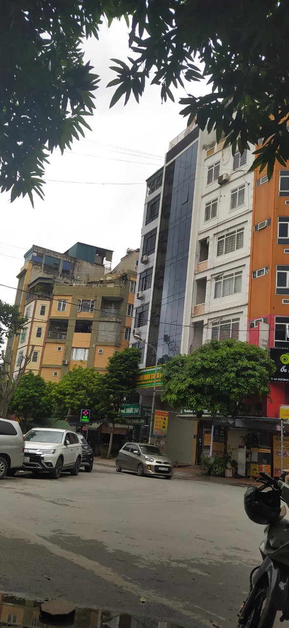 Bán nhà Quận Cầu Giấy, tòa 8 Tầng văn phòng diện tích 70m2, MT5m vỉa hè 3 làn oto tránh.