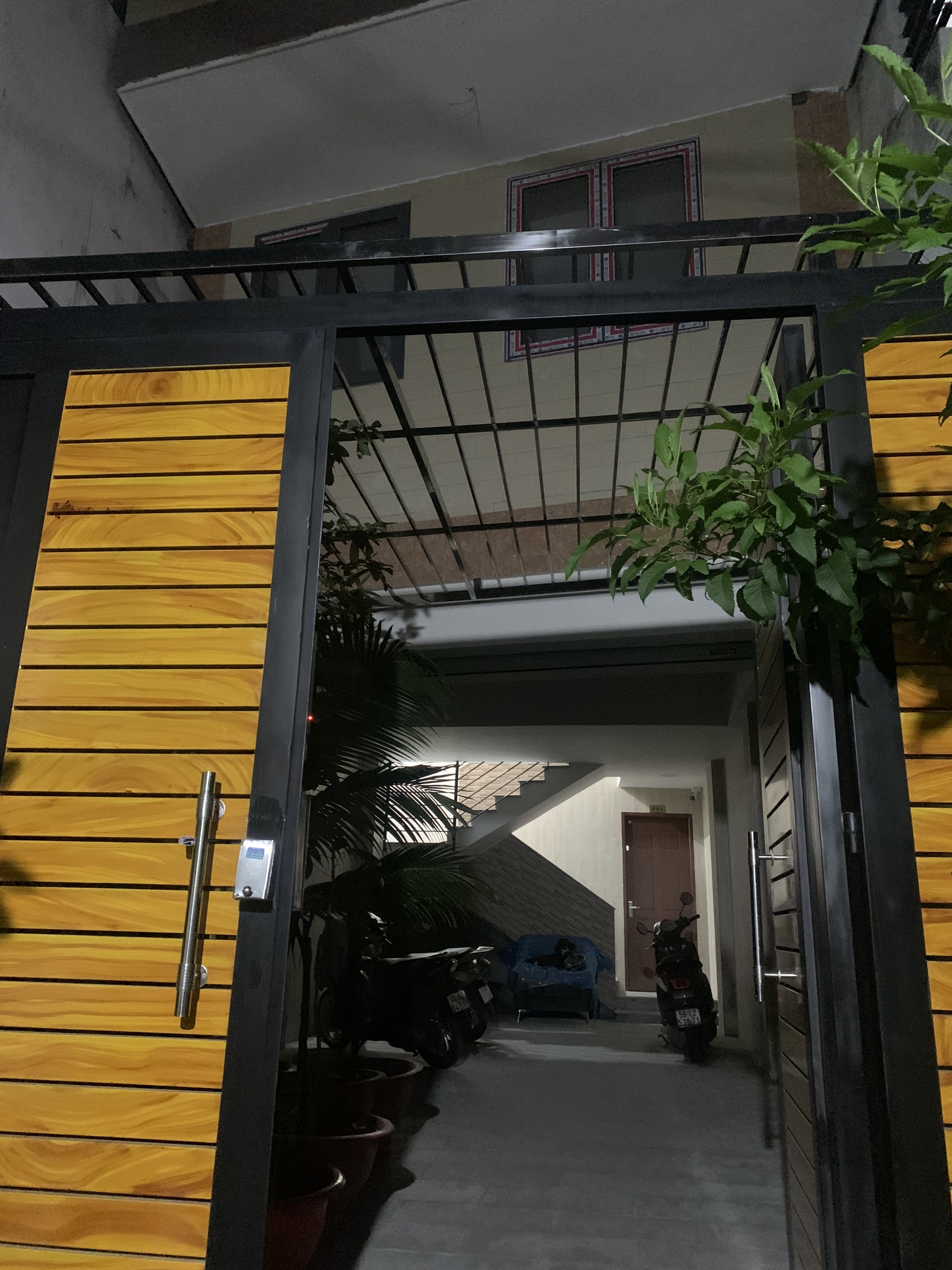 CHO THUÊ CĂN HỘ FULL NỘI THẤT MỚI XÂY DỰNG TRUNG TÂM