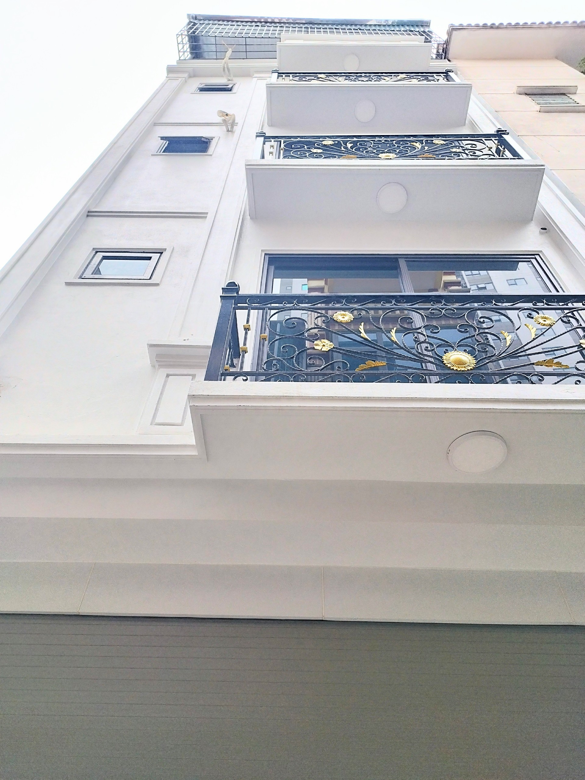 45M XÂY MỚI 5 TẦNG, MẶT TIỀN RỘNG RÃI, NGÕ THÔNG ÔTÔ ĐỖ CỬA.