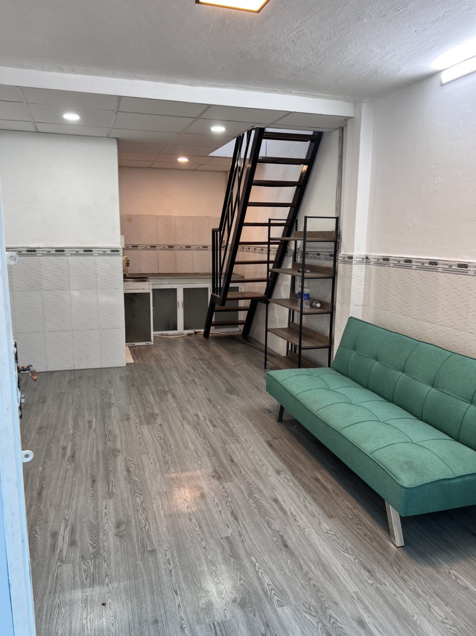 Nhà Sài Gòn Khu Lê Văn Quới hẻm xe hơi