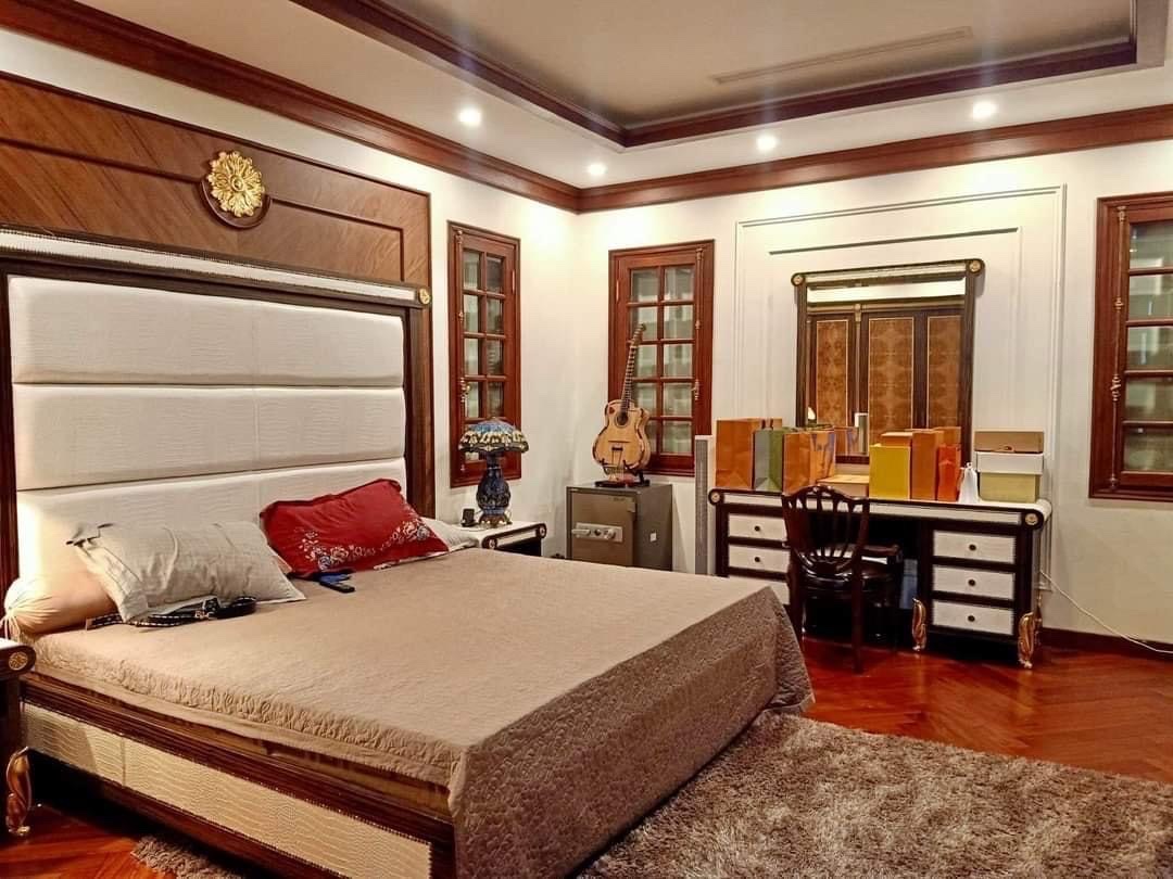 Bán nhà phố Lưu Hữu Phước - KDT Mỹ Đình 2 - DT 205m2, 4 tầng, lô góc mt 35m, ở ngay