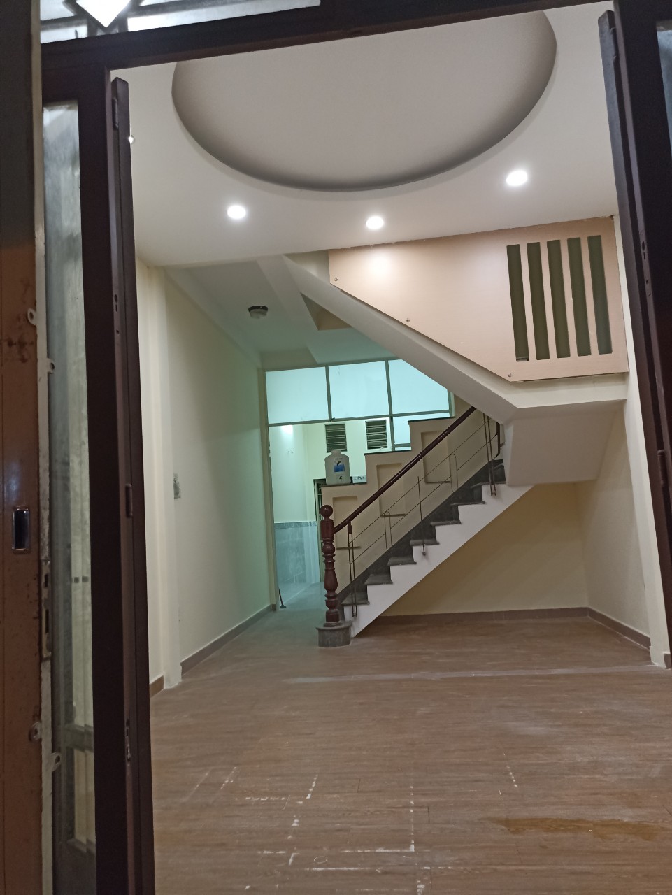 Cho thuê nhà nguyên căn Cao Lỗ P4 Q8.Dt 4x15 trệt 3 lầu Sân thượng.Giá 18tr/th