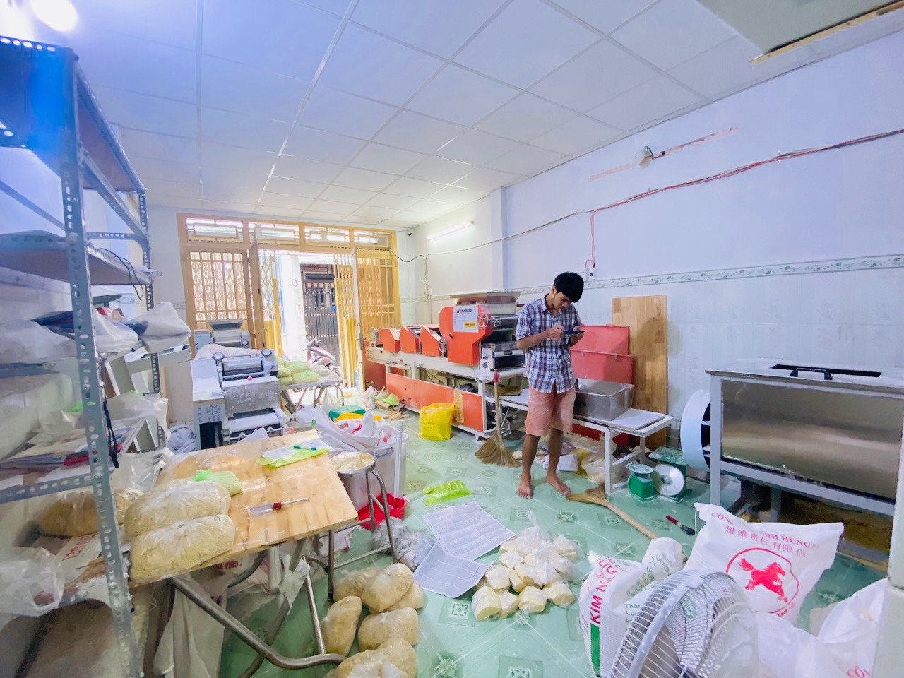 Nhà 2 tầng mới đẹp hẻm xe hơi thông Khu Vip Lê Văn Quới Chỉ có 3 tỷ 5