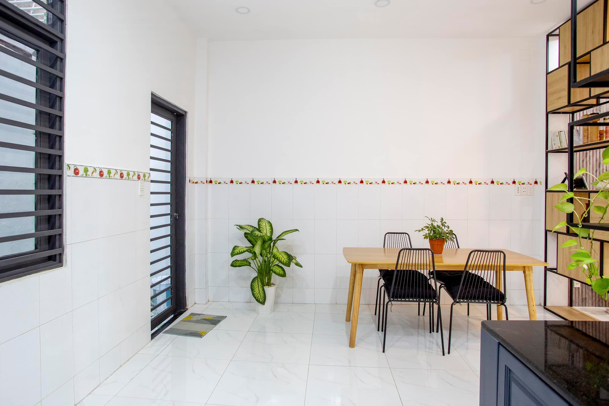 Chủ định cư cần bán gấp nhà Tây Hòa Quận 9, giá chỉ 4.9 tỷ.