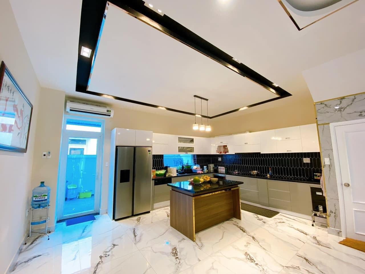 Nhà 3 tầng Q9 giá chỉ 11,5 tỷ. Chủ tặng nội thất 3 tỷ cho khách mới