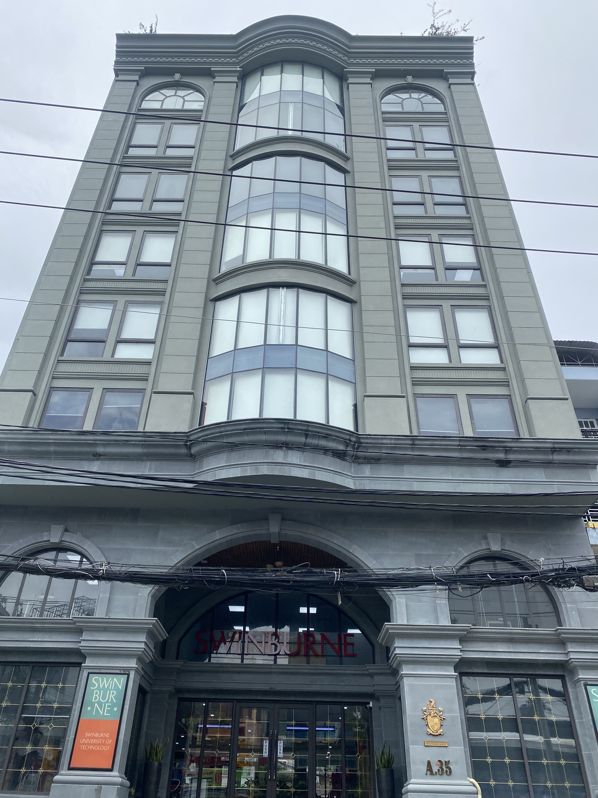 Cho thuê tòa văn phòng mặt tiền Bạch Đằng, Phường 2, Quận Tân Bình. 15x22m, 2 hầm, 11 tầng