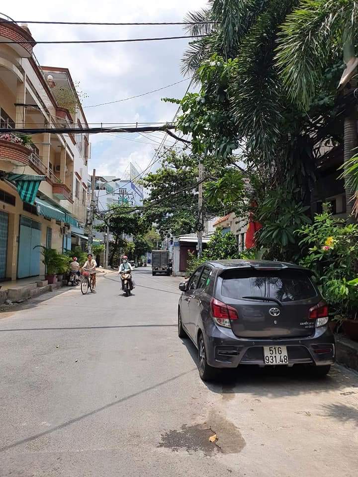 Đường 10m thông Gò Dầu ra Võ Công Tồn. dt: 4x21, kế công viên. Giá 7.5 tỷ tl