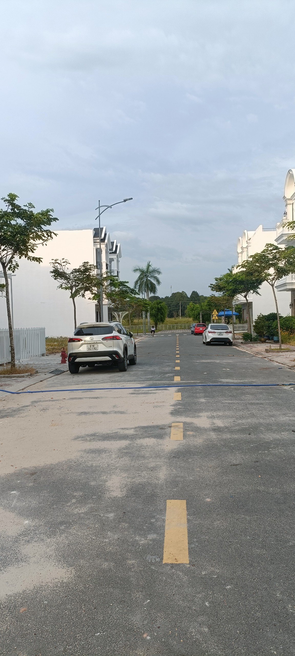 Bán nhà mới 1 trệt 2 lầu ngay trung tâm hành chính tỉnh Bình Dương, liền kề KCN Visip 2A