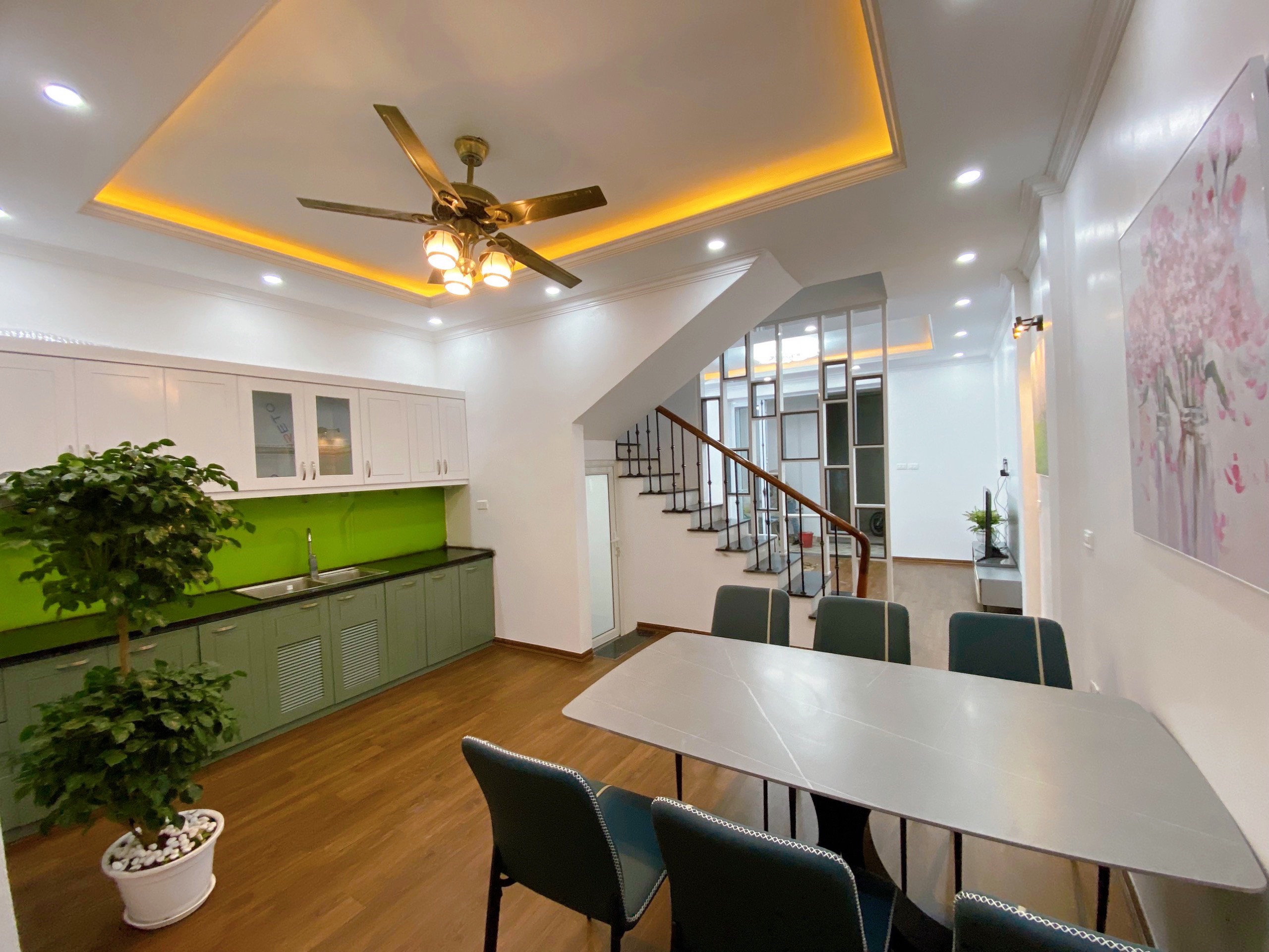 BÁN NHÀ TRƯƠNG ĐỊNH- NỞ HẬU- MỚI LUNG LINH Ở LUÔN- NỘI THẤT TẶNG LẠI- GIÁ TỐT- 93TR/M2 x 57m2