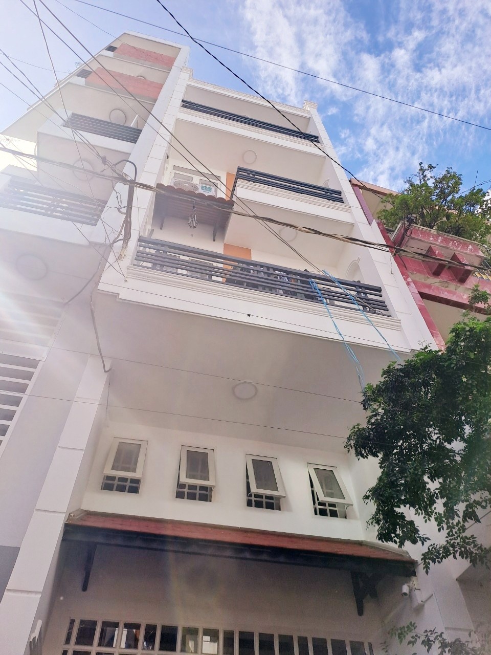 Nhà bự HXH Lê Văn Sỹ, Quận 3, 60m2, 5 Tầng, 8PN, giá rẻ