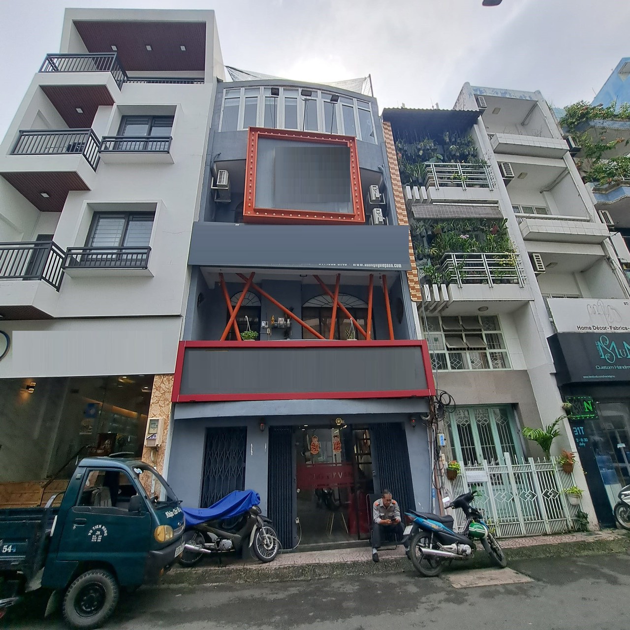 Cho thuê nhà nguyên căn mặt tiền Cao Bá Nhạ,Q.1