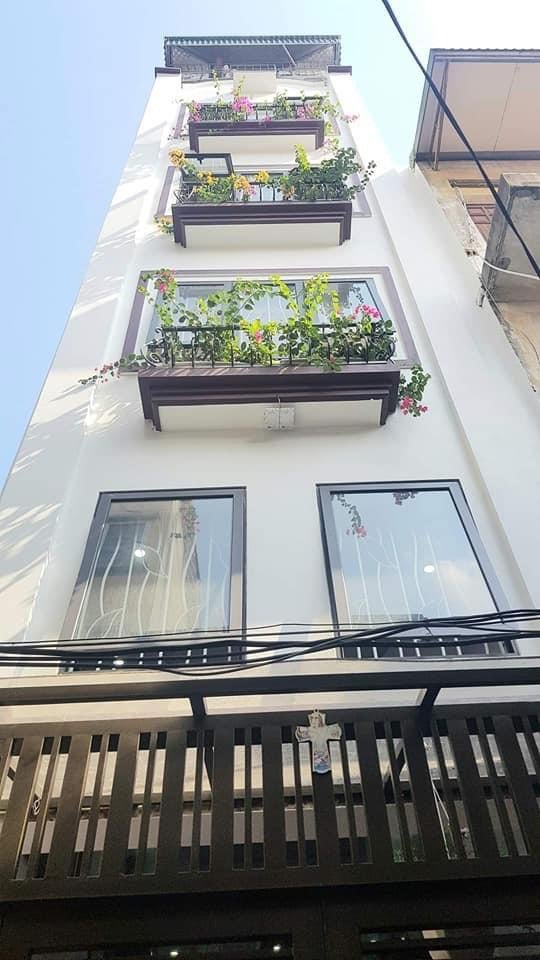 Bán nhà ngã tư Trần Khát Chân-Lò Đúc, 47m2 6T thang máy đẹp mới, cách phố 50m. Giá 6,8 tỷ