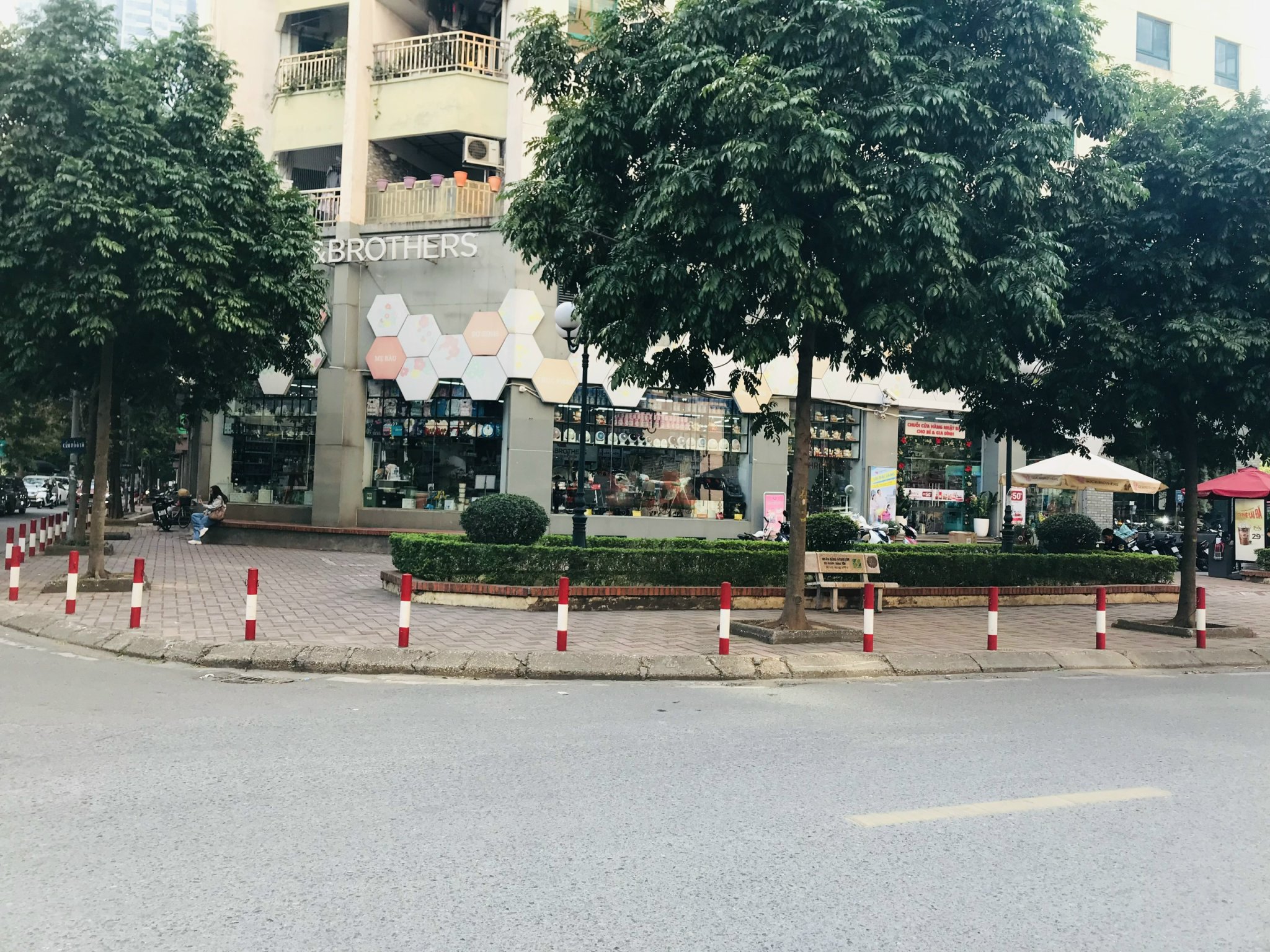 Bán sàn Trung Tâm Thương Mại 875m2, Phân thành nhiều phân khu cho các tập đoàn thuê kinh doanh