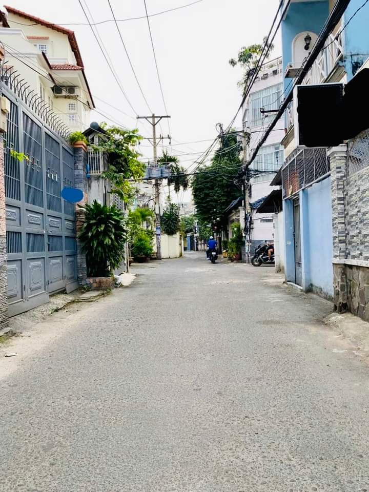 Bán nhà Lê Văn Sỹ, p1 tân bình. 60 m2 nhà hxh 1 lầu giá 9 tỉ 4 còn bớt