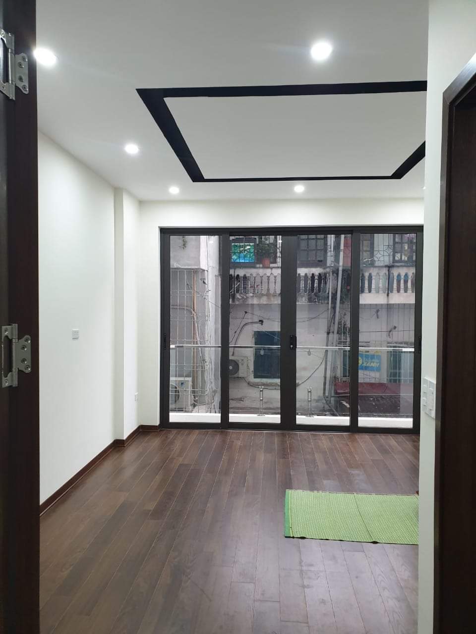 GIA ĐÌNH CẦN BÁN GẤP CĂN THÁI THỊNH - THỊNH QUANG - ĐỐNG ĐA . KINH DOANH CHO THUÊ .5 TẦNG - 9.3 TỶ.