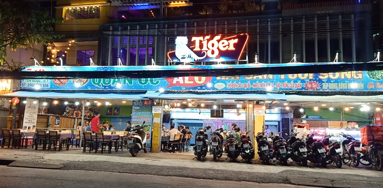 Sang Quán Ốc, Hải Sản Tươi Sống Mặt Tiền – Số 749, Đường Trần Xuân Soạn, Phường Tân Hưng