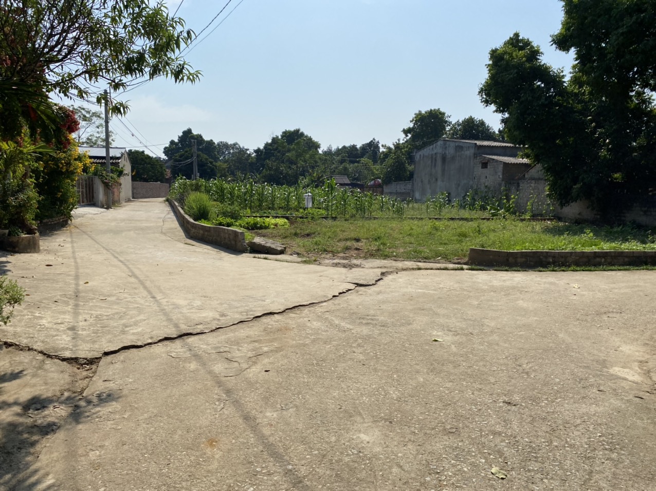 MỞ BÁN LÔ GÓC 202,4M2 TẠI KIM SƠN GIÁ CHỈ 9,xtr/m2 GẦN DT 416