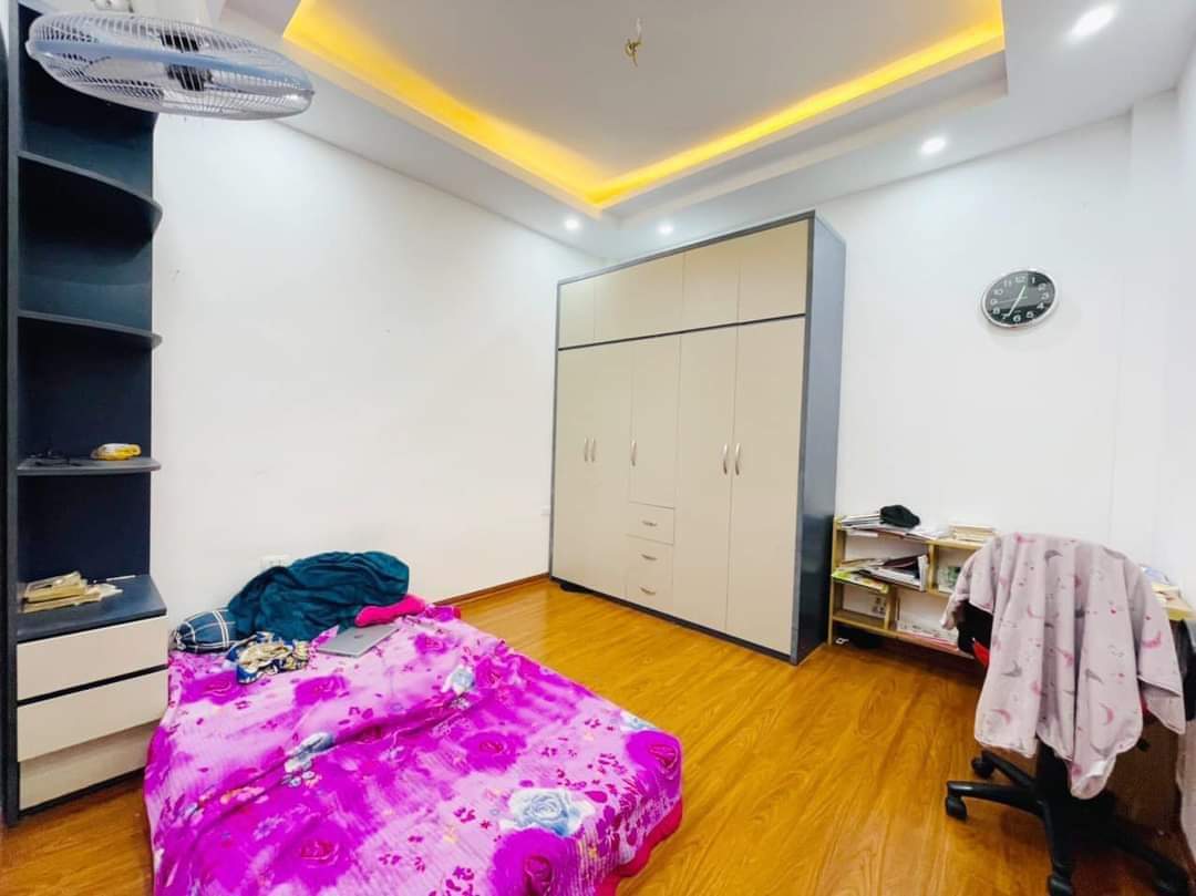 Bán nhà Ngõ 151 Nguyễn Đức Cảnh, nhà mới đẹp, đủ đồ, 42m2 5 tầng, 4,1 tỷ