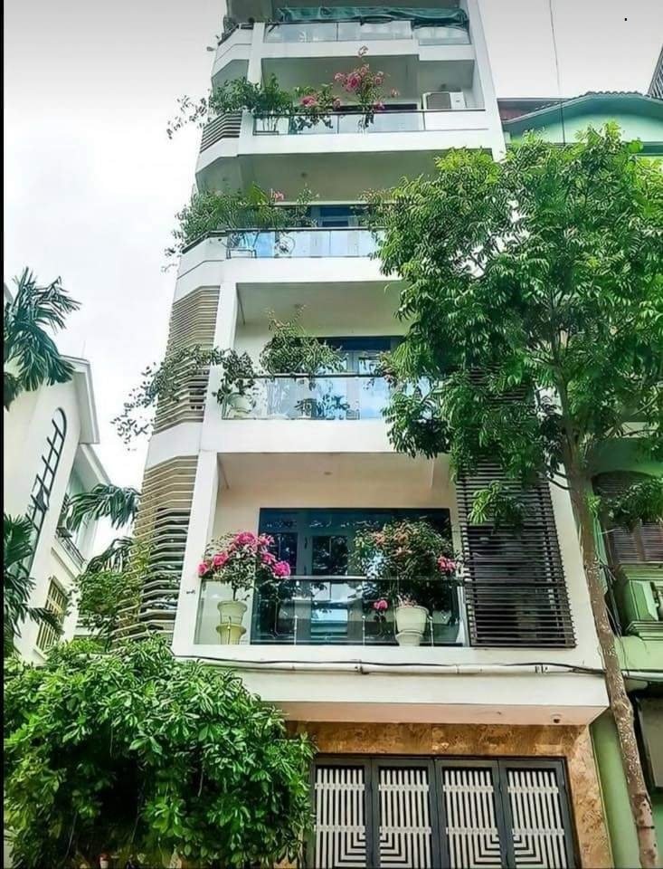 6 tỷ ô tô vào nhà phố Lê Trong Tấn 5 tầng xây mới.