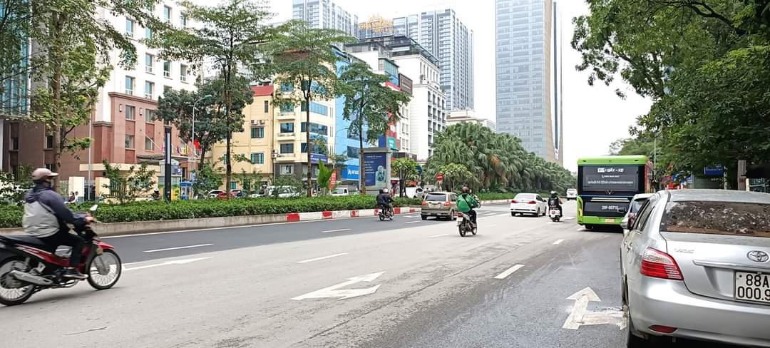 BÁN ĐẤT TẶNG NHÀ 3 TẦNG PHỐ LIỄU GIAI 80M2 MẶT TIỀN 9M