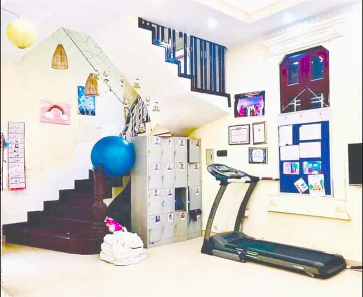 Bán Biệt Thự Quận Tây Hồ, Lô Góc, DT 200 m2 x 4 tầng, MT 10 m, giá chỉ nhỉnh 17 tỷ. LH 0376 795 236