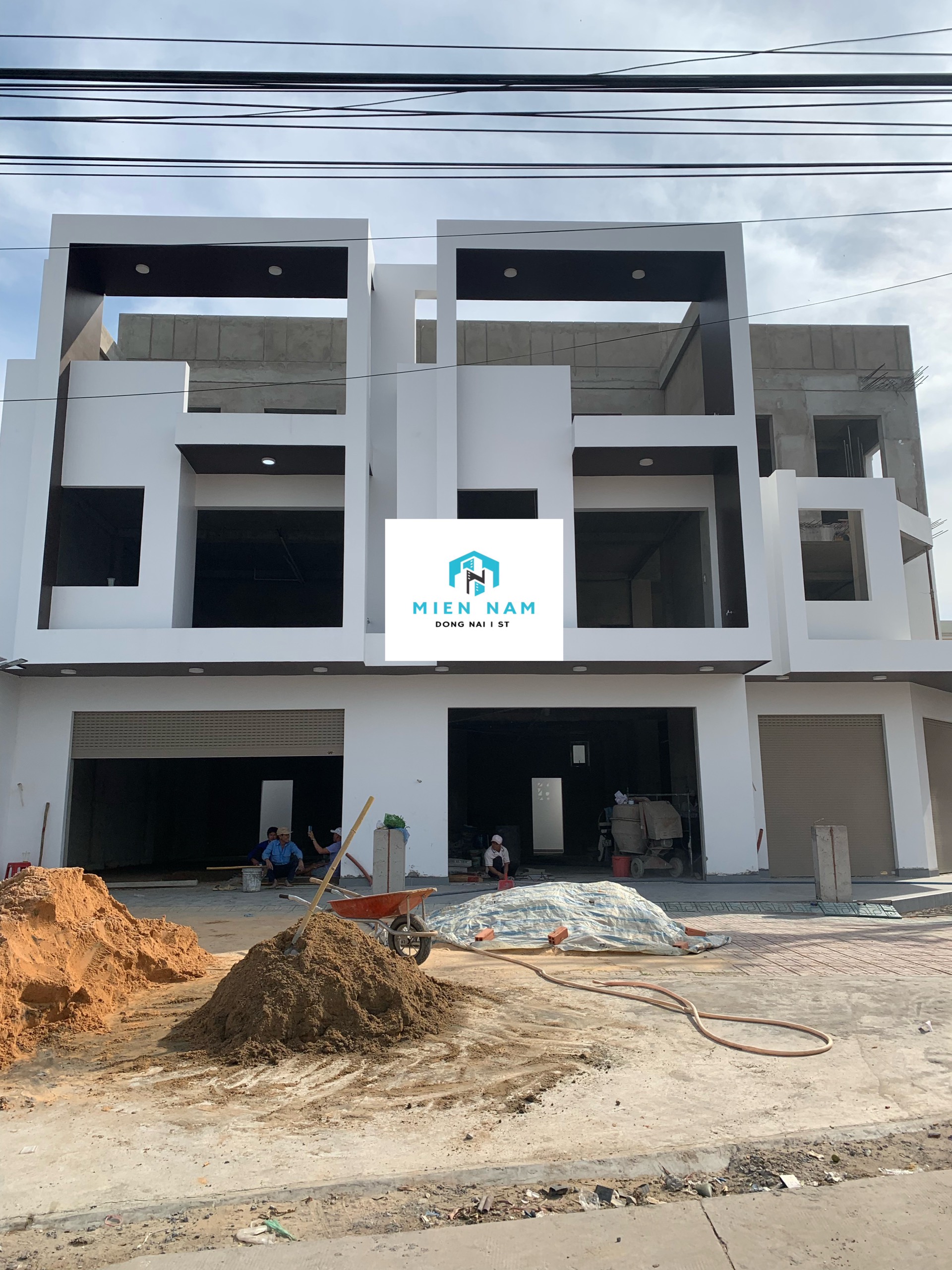 CHO THUÊ 3 CĂN LIÊN KẾ 1 TRỆT 3 TẦNG, 2 MẶT TIỀN- Đường DT 743 phường Bình Chuẩn, Tp. Thuận An, Bình Dương