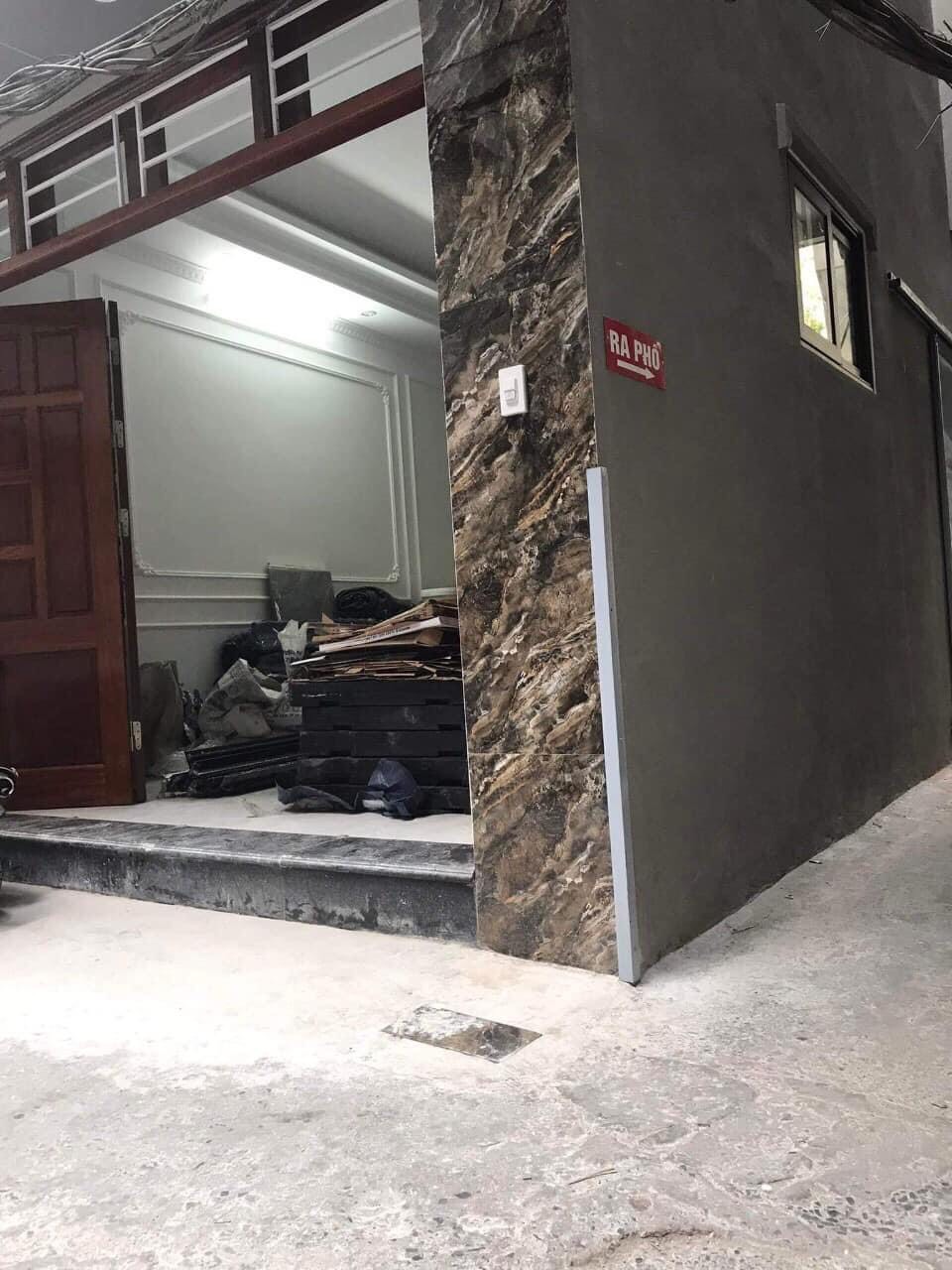 Bán nhà Đống Đa 42m - 5 tầng Lô Góc, Thang Máy, nhà mới xây