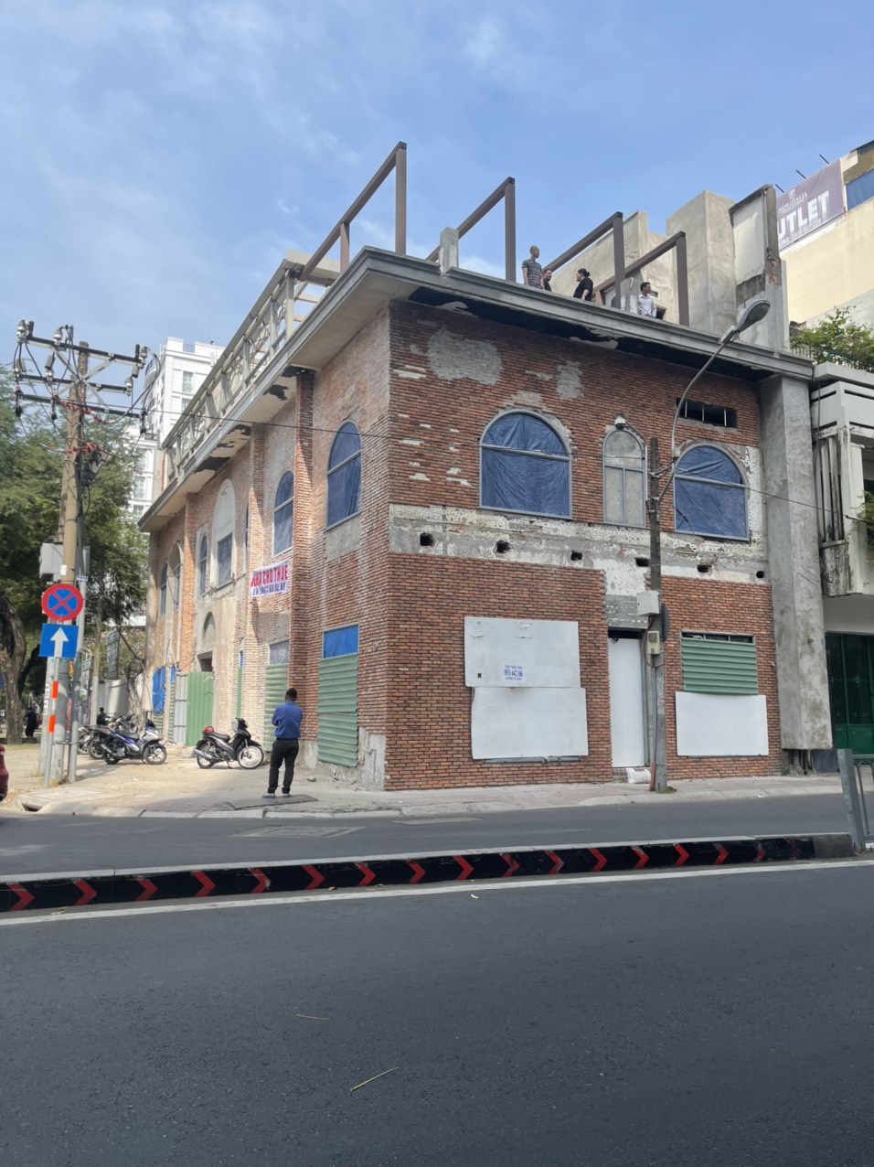 Góc 2 Mặt tiền Nguyễn Thị Minh Khai - Phùng Khắc Hoan Q1