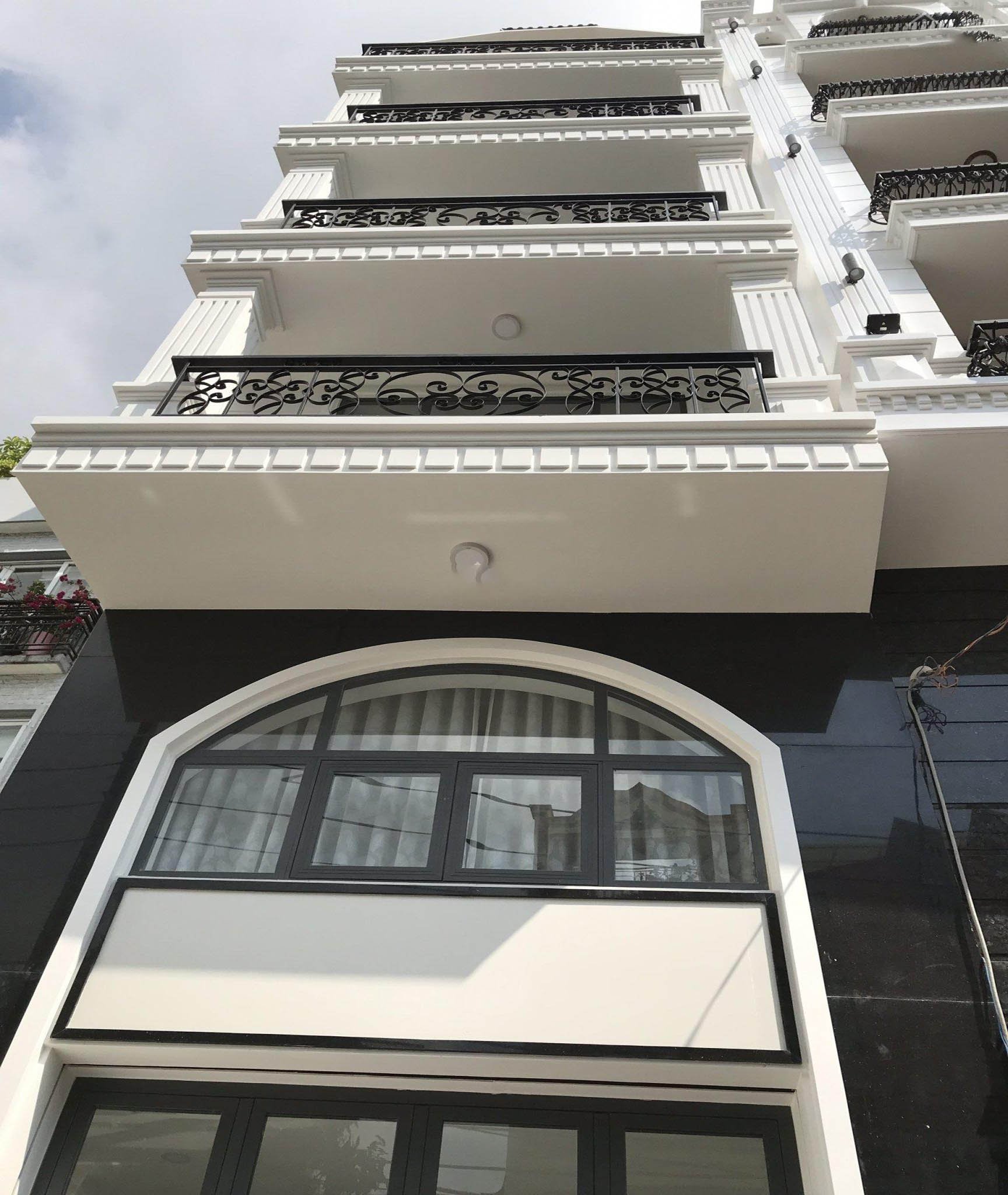 Bán nhà MT 43 Nguyễn Khuyến 1T5L Có Thang máy 5x14=70m2