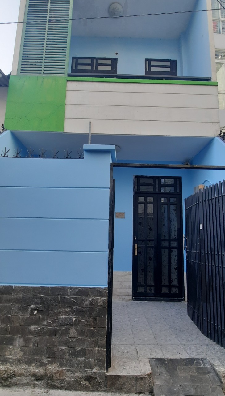 Cho thuê nhà nguyên căn hẻm 58 Tôn Thất Thuyết p18 Quận 4.Dt 4x14,2pn 1wc,1p khách , bếp rộng.Giá:13tr/th