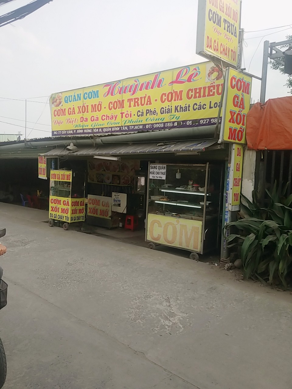 Sang Quán Cơm Phần +Cơm Gà Xối Mỡ Mặt Tiền – Số 77, Đường Cây Cám, P.Bình Hưng Hòa B