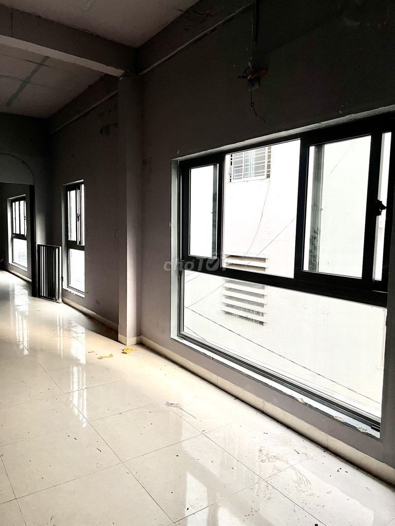 Cho Thuê Tầng 2 Nhà Mặt Tiền Đường Hoàng Diệu