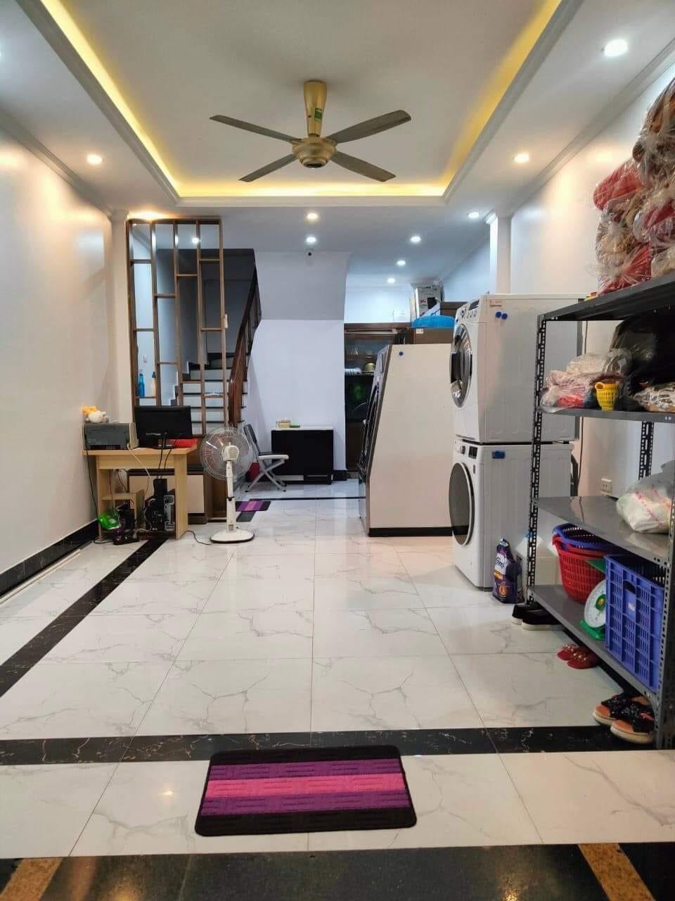 Bán nhà Trung Tâm Cầu Giấy - Ngõ Thông - Kinh Doanh cực tốt