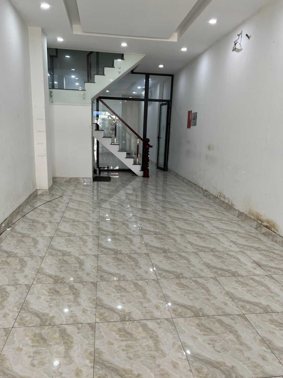 Cho thuê nhà mặt tiền Trần Minh Quyền P11, Q10