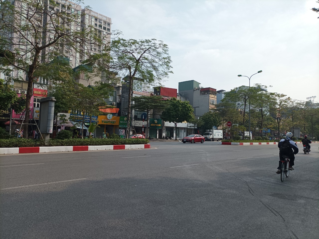 BÁN NHÀ TRƯỚC TẾT, NHÀ 2 MẶT PHỐ XÃ ĐÀN – ĐỐNG ĐA, 7 TẦNG THANG MÁY, NỘI THẤT SANG XỊN, MT: 6,5M, DT: 62M2.