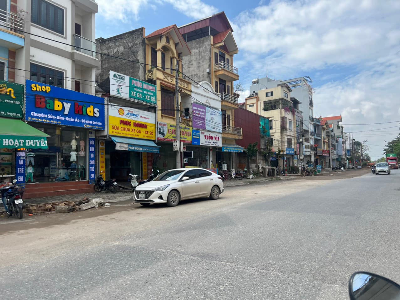 SIÊU SỐC! Bán nhà mặt phố Ỷ Lan (Phố Sủi), Gia Lâm, 110m2, chỉ 11 tỷ