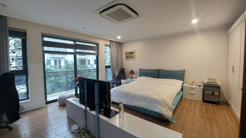 Bán nhà LK phố Lâm Hạ, Nguyễn Sơn quận Long Biên 120mx7T, thang máy, nội thất Vip