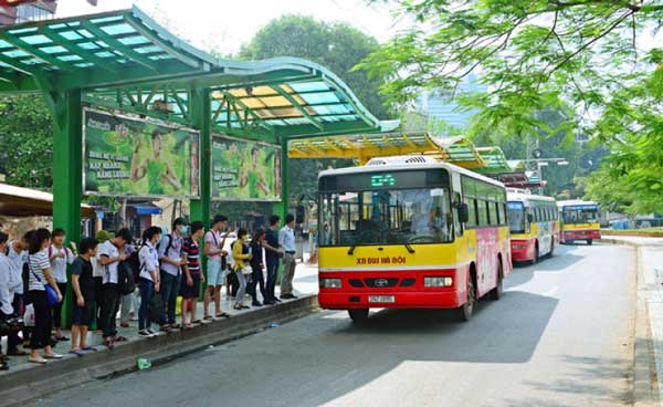 Di chuyển đến Lăng bác bằng xe buýt khá dễ dàng, thuận tiện lang-bac-2