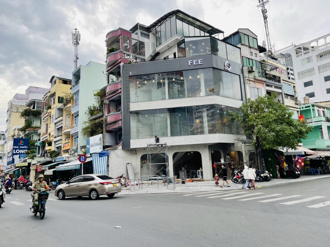 Toà nhà Góc 3 Mặt Tiền Ngay PHAN ĐĂNG LƯU, Q. Bình Thạnh