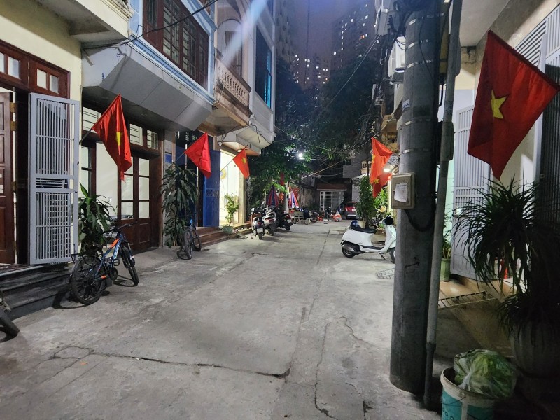 Bán gấp nhà phân lô Trung Văn-Nam Từ Liêm 40m2 x 5 tầng, ÔTÔ, chỉ 6 tỷ